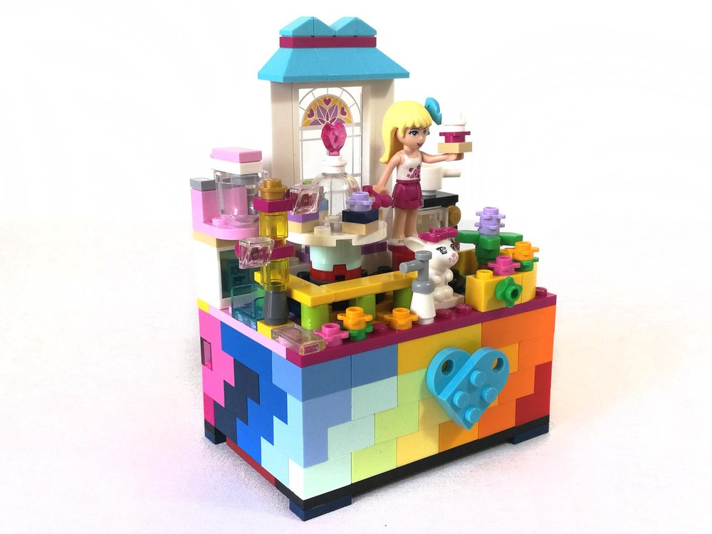 Lego Stephanie's Revolving Cake Garden