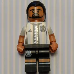Sami Khedira (CMF)