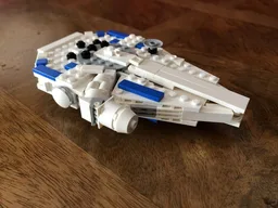 midi-scale Kessle Run Millennium Falcon