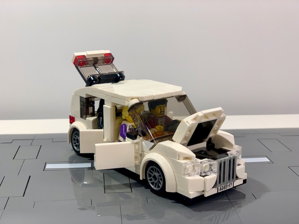 Lego Compact car #3 | hatchback | 6-wide | Minifigure-friendly