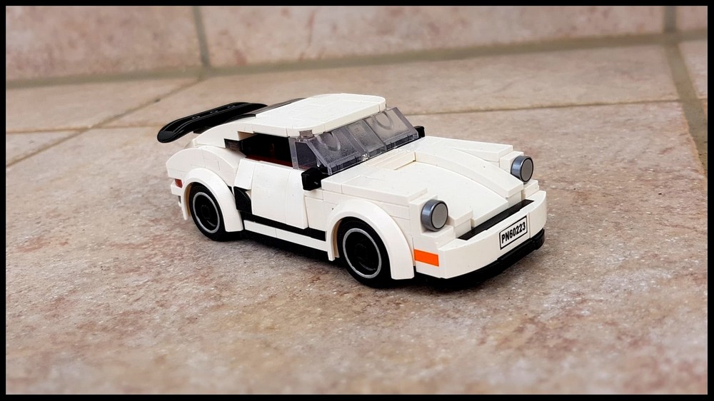 Lego 1985 Porsche 911 Turbo / 964 from BAD BOYS in minifig scale