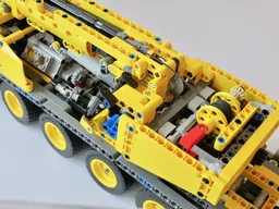 Small four-axle crane