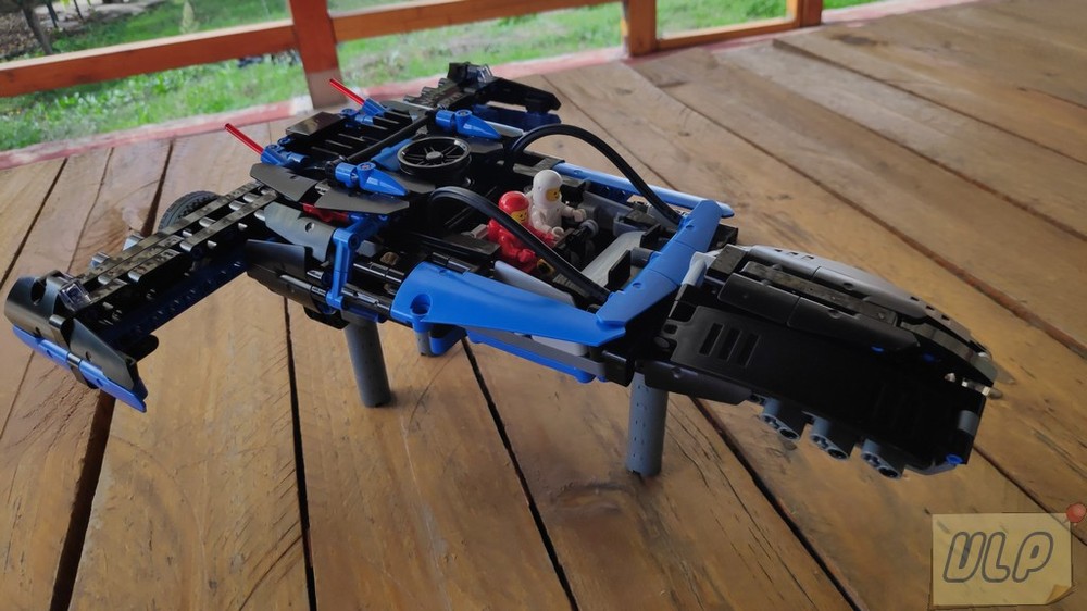 Lego GTR Space Figther, an alternate model of 42123
