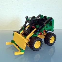 42136 Compact Loader