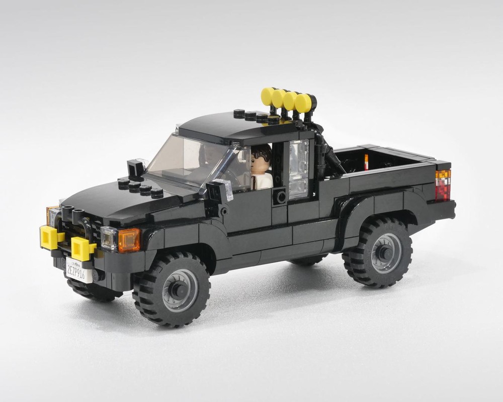Lego Marty McFly Toyota Hilux 4x4