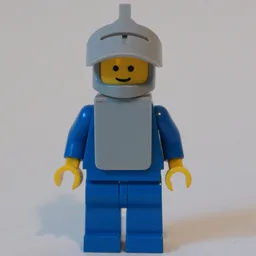 Knight (Yellow Castle) - Blue with Visor