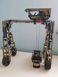 42110 alt Container Crane
