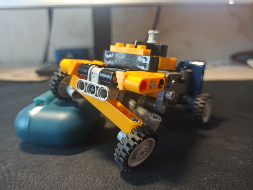 Lego Dakar SUV