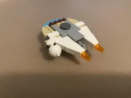 10698 - Millennium Falcon
