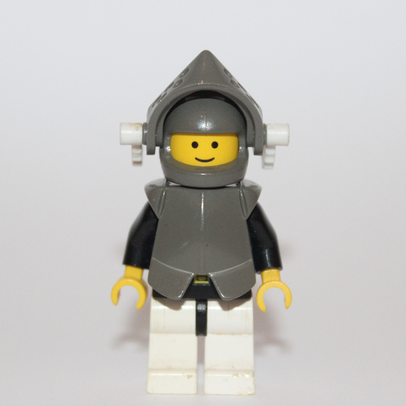 Lego Knight (Breastplate on Blue) - White Legs, White Dragon Plume