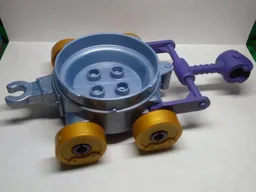 Duplo Cart with Wheels and Pincer