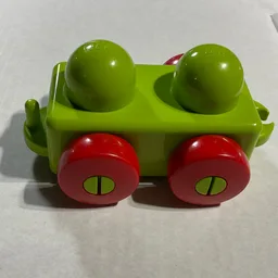 Primo Wheel Base 1 x 2 with Hitches and Red Wheels / Lime