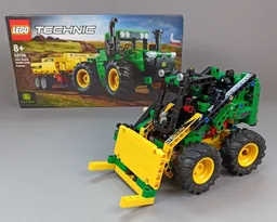 42136 Compact Loader