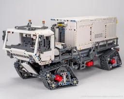 42100 Model D - Container Handling Vehicle