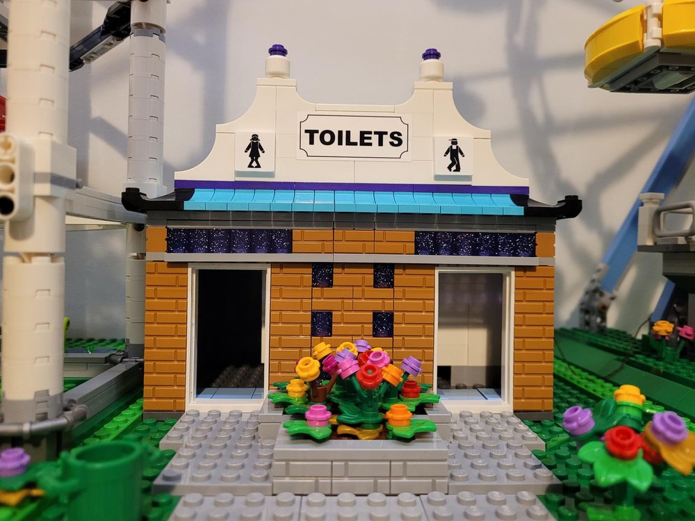 Lego Public Toilets - Fairground
