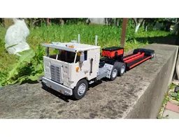 Peterbilt 352