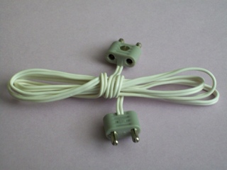 Lego Electric, Wire 12V / 4.5V with 2 Leads, 96 Studs Long with 2 Light Gray Electric, Connector, 2-Way Male Rounded Narrow Type 1 with Cross-Cut Pins